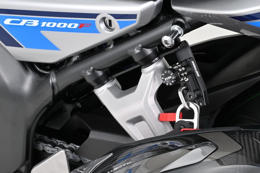 デイトナ　ヘルメットホルダー(ダイヤル) (CB1000F)